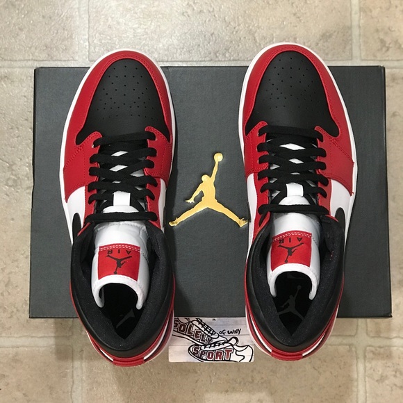 NEW Nike Air Jordan 1 Retro Mid Chicago Black Toe - Picture 7 of 8